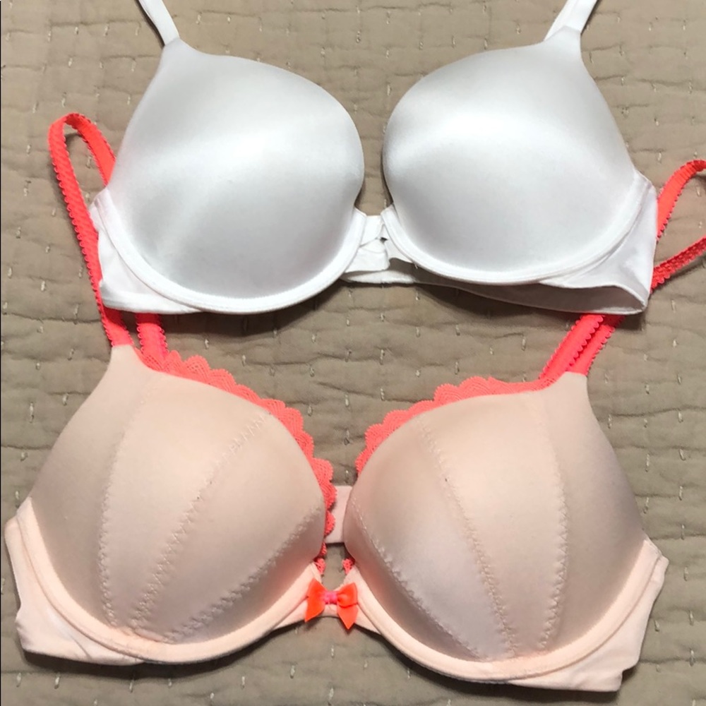 Victorias secret bras💛💜